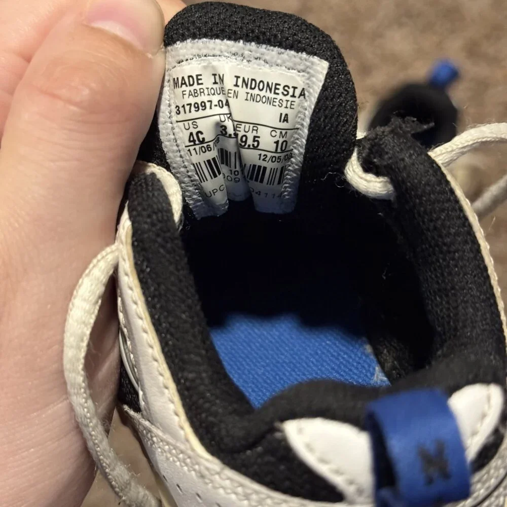 Nike Infant Sneakers Blue Accent Size 4